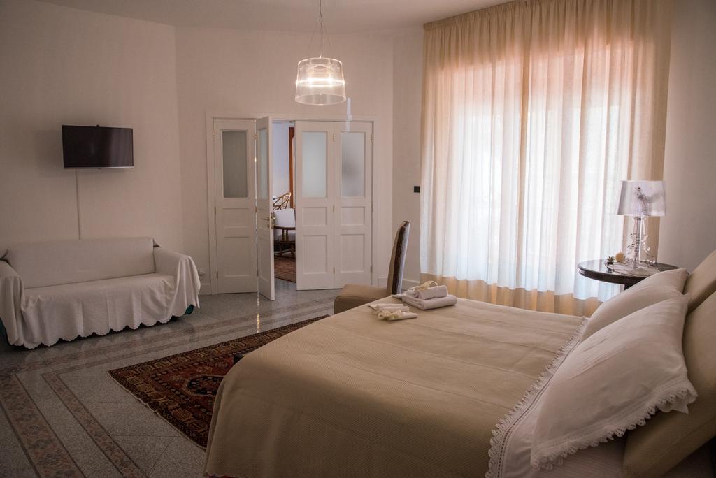La Maison Doree جيارديني ناكسوس الغرفة الصورة